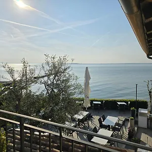 Graziosa Al Porto Ferienhaus