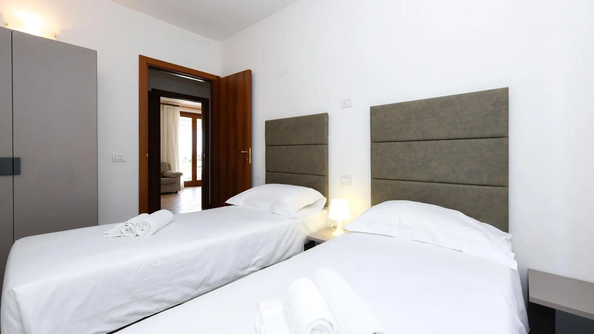 Relais Rosa Dei Venti -Ciao Vacanze- Moniga del Garda 3*,  Italy