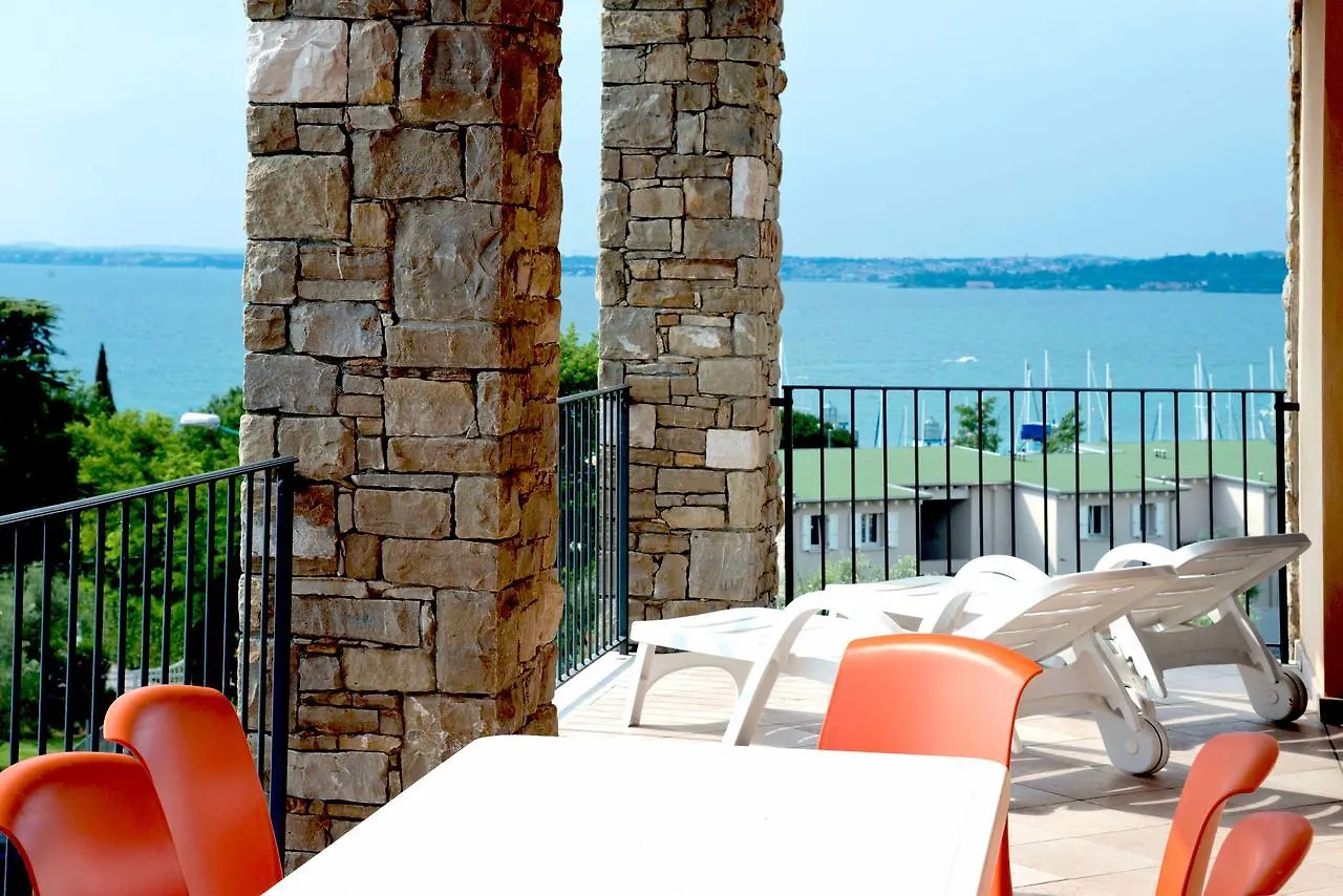 Relais Rosa Dei Venti -Ciao Vacanze- Moniga del Garda 3*,